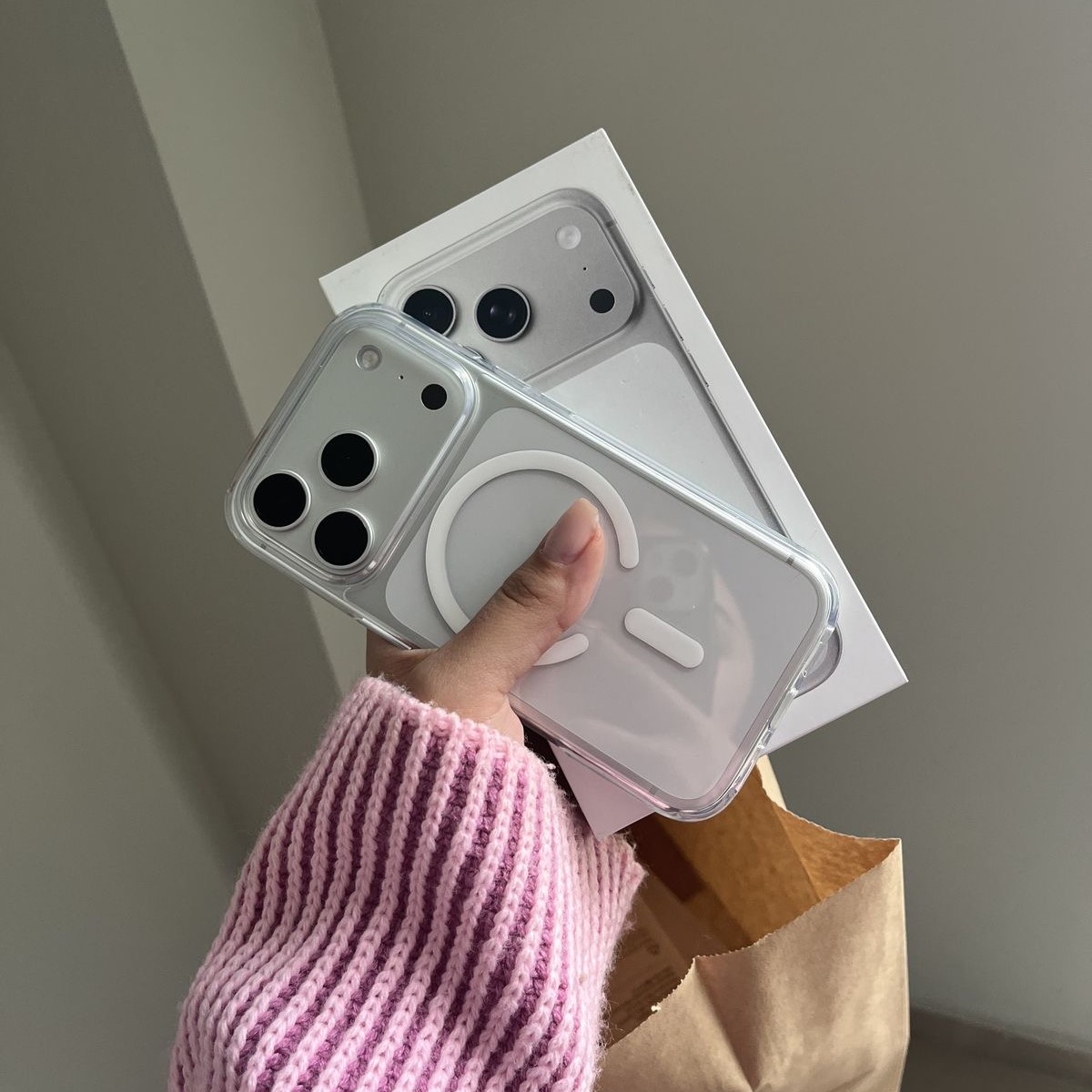 قاب اسپیگن spigen مگ‌سیف دار برای آیفون