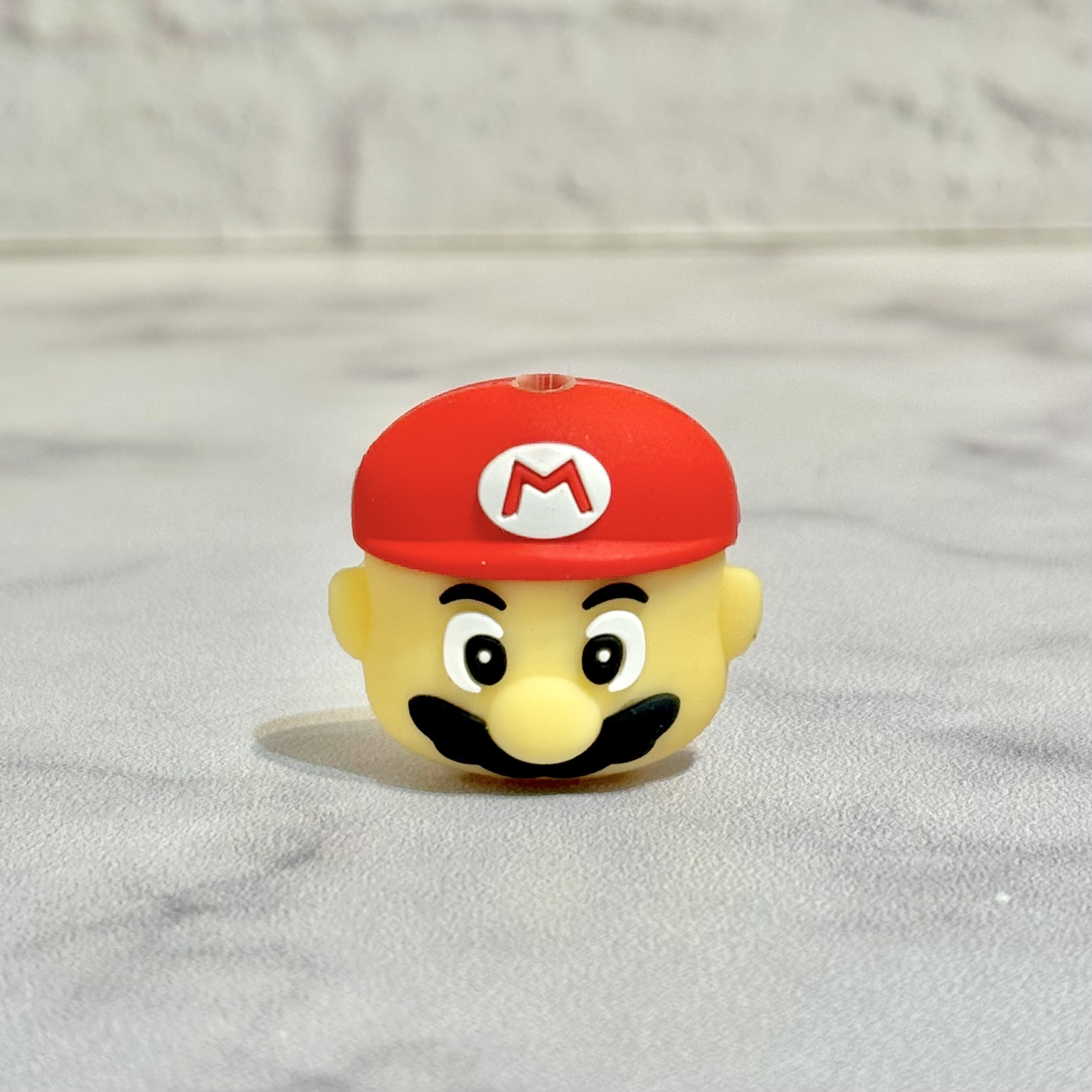 محافظ سر کابل طرح ماریو