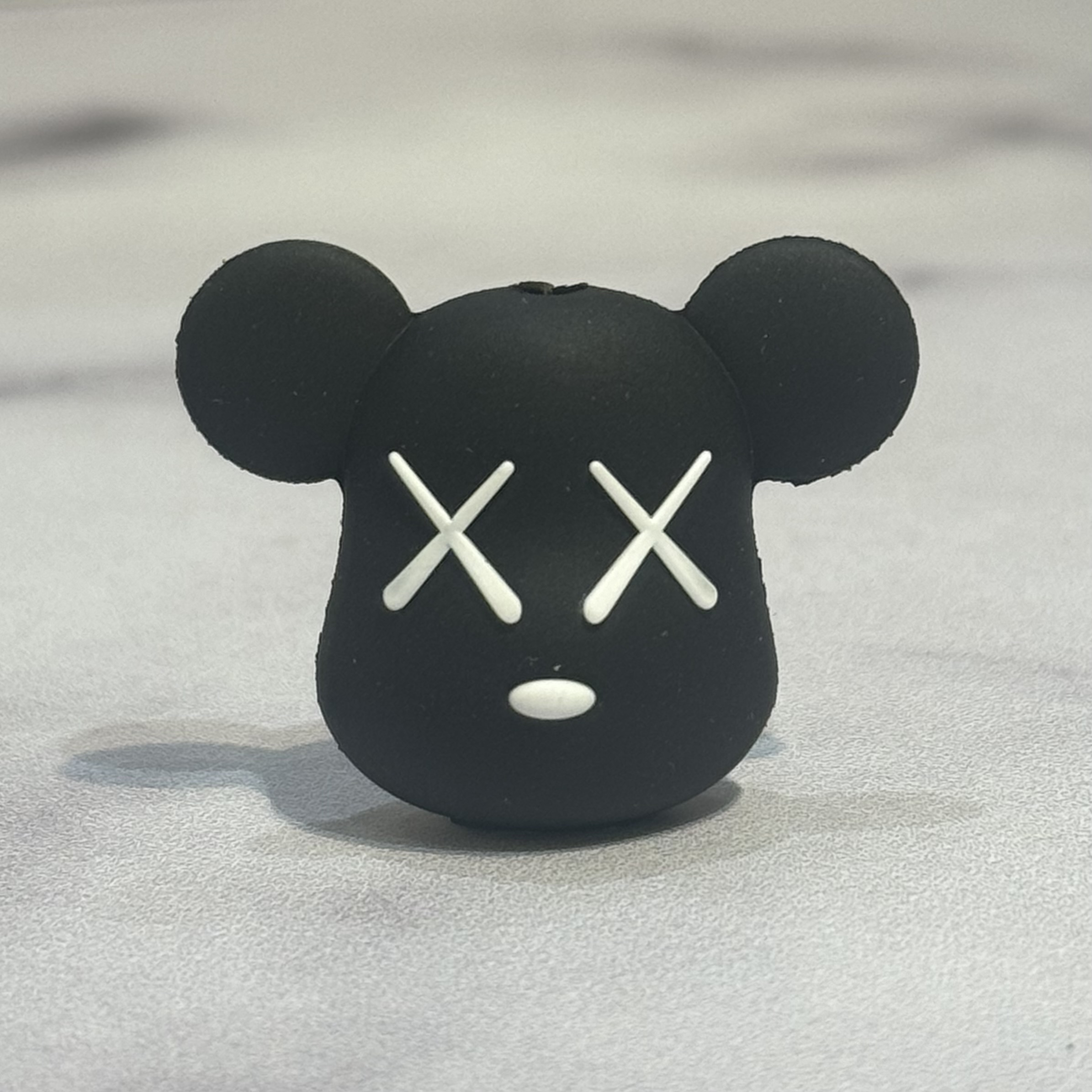 محافظ سر کابل خرس چشم ضربدری